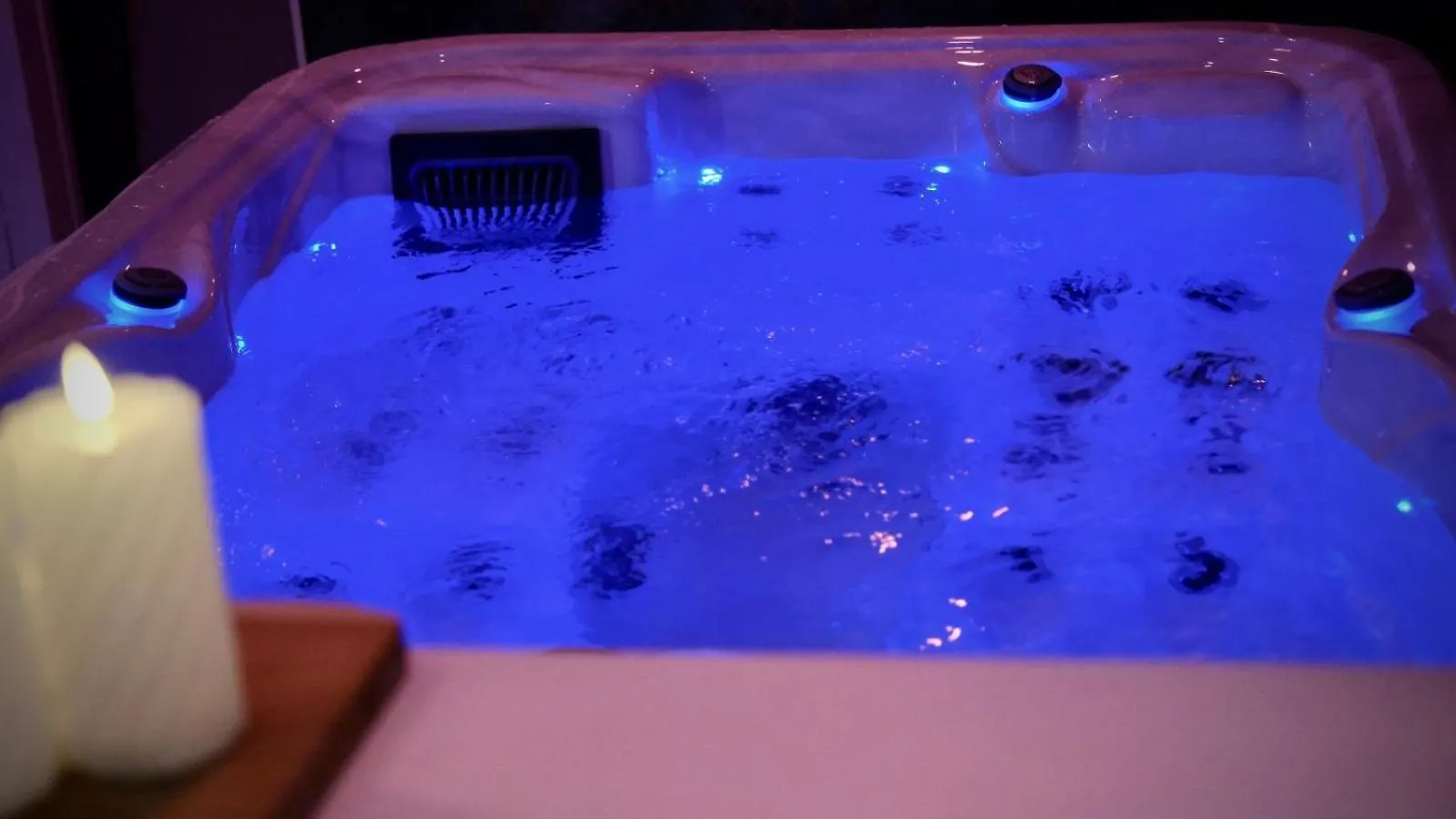 Le Loft Jacuzzi Et Ecran De Projection Apartment Port-de-Bouc France