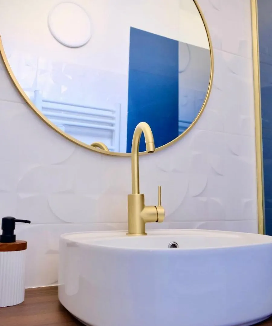 Appartement Le Loft Jacuzzi Et Ecran De Projection à Port-de-Bouc