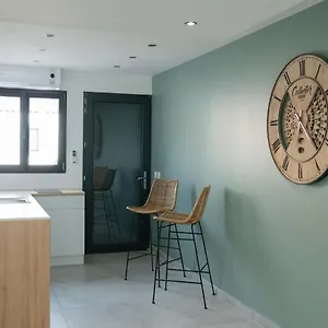 Studio Meublé Avec Terrasse Port-de-Bouc